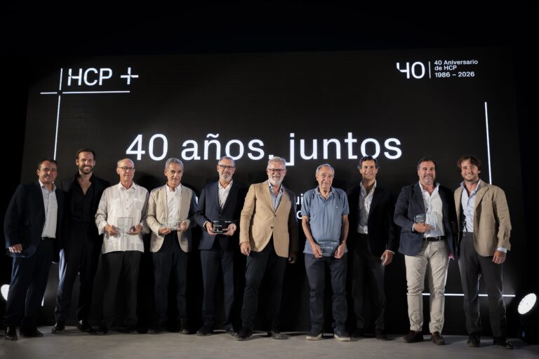 Socios de HCP junto a algunos de nuestros clientes